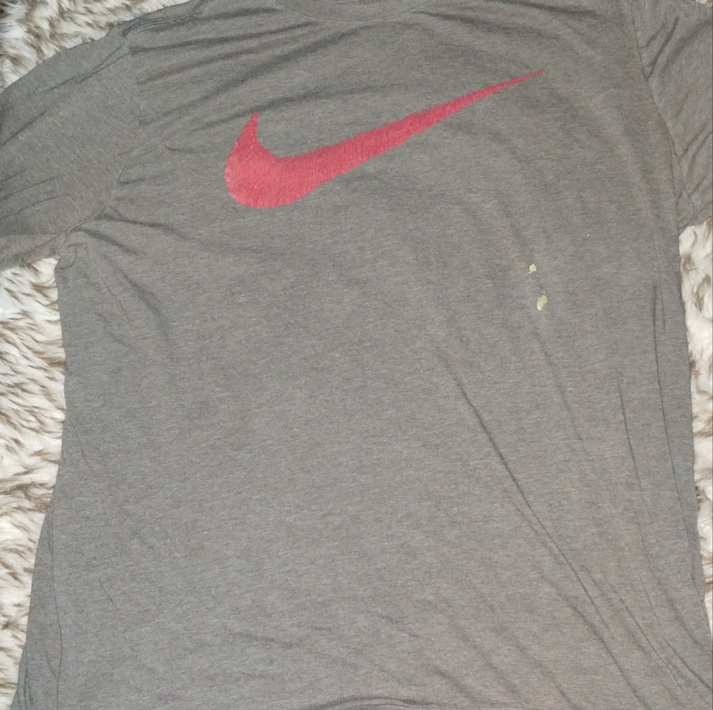 Nike Tshirt Gray 2XL Red Swoosh Athletic Cut Short Sleeve Made In Mexico